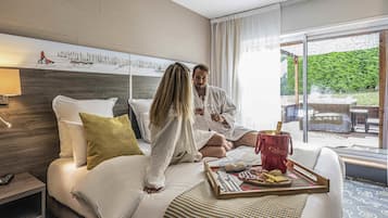 Executive Room, 1 Double Bed, Terrace, Garden View | Premium bedding, in-room safe, desk, blackout drapes