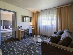 Premium bedding, in-room safe, desk, blackout curtains