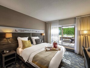 Executive Room, 1 Double Bed, Terrace, Garden View | Premium bedding, in-room safe, desk, blackout drapes - Mercure Annecy Sud (Annecy)