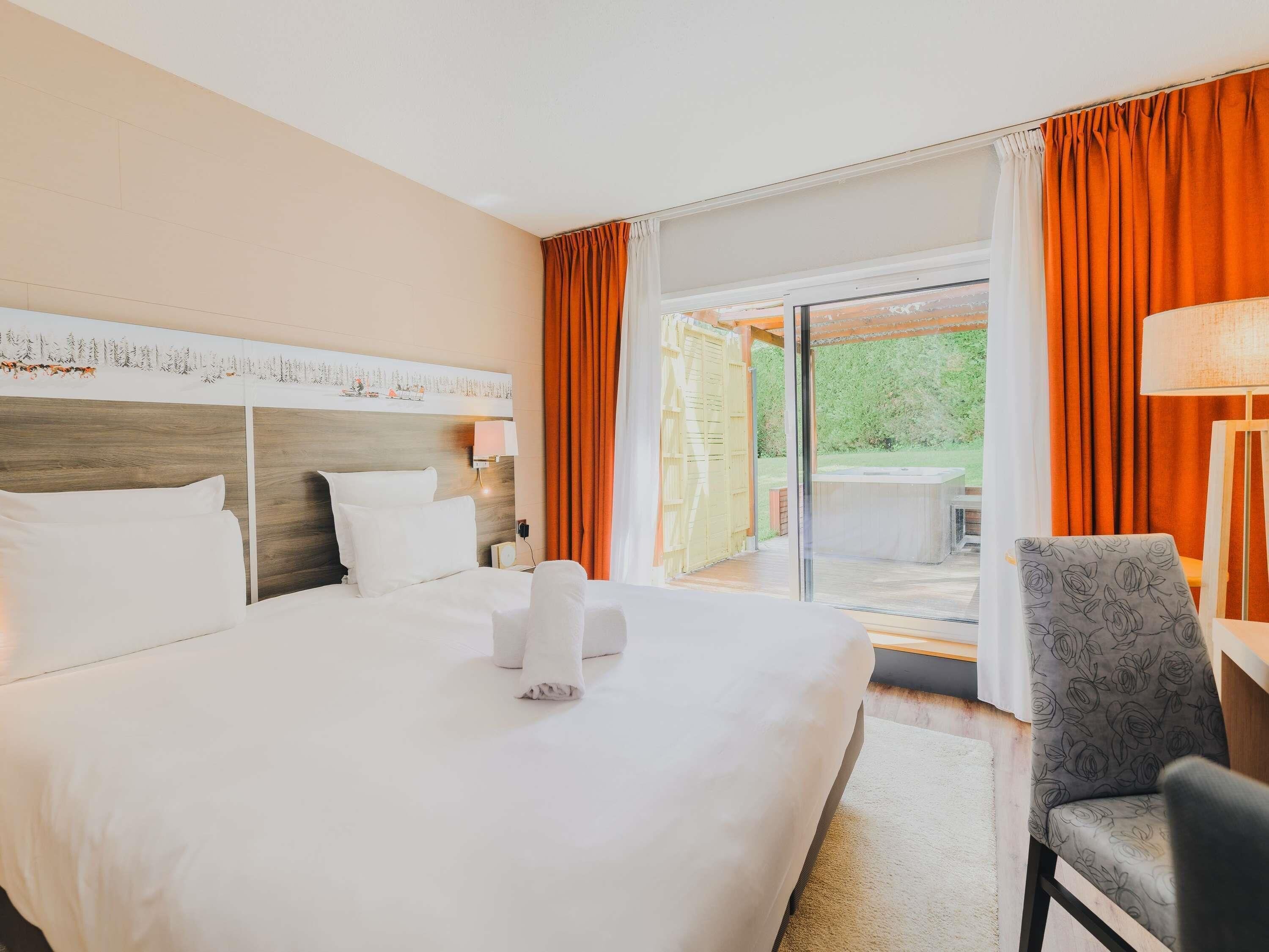 Executive Room, 1 Double Bed, Terrace, Garden View | Premium bedding, in-room safe, desk, blackout drapes