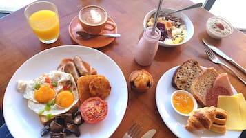 Daily buffet breakfast for a fee