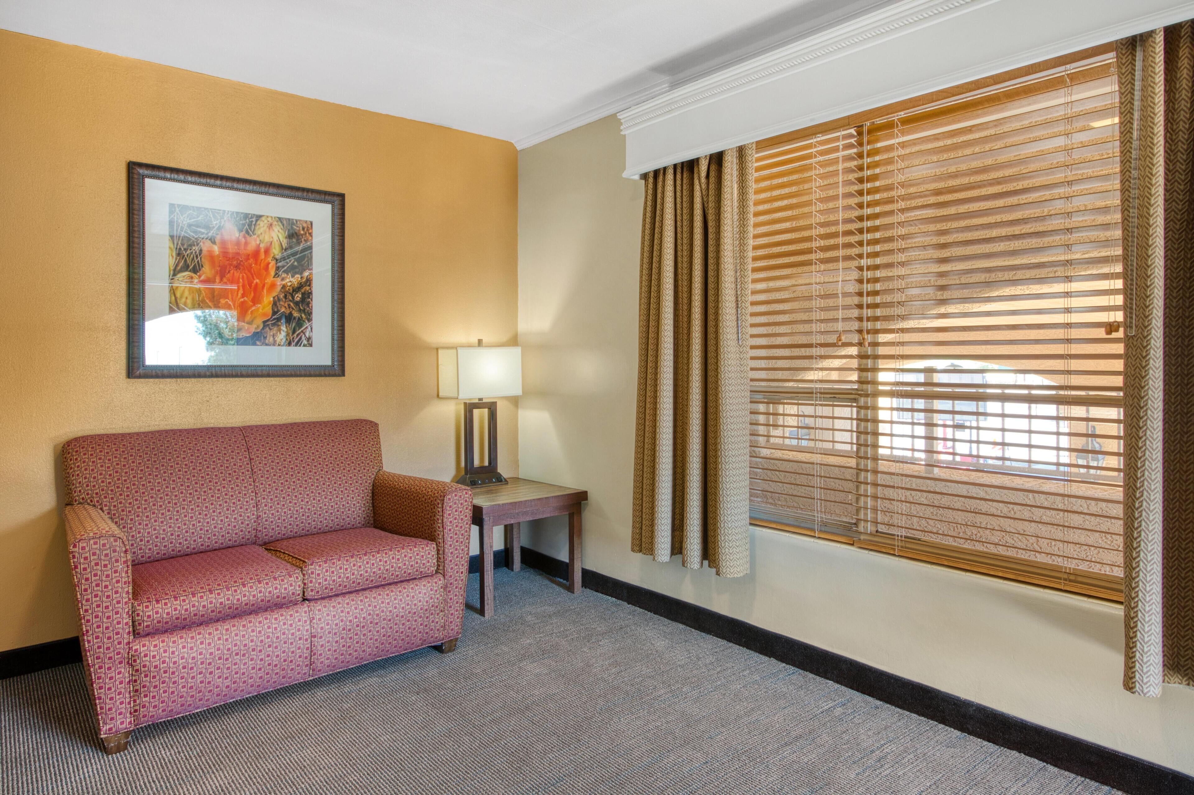 Zimmersafe, Bügeleisen/Bügelbrett, Babybetten, kostenloses WLAN