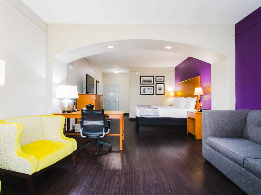 Sängtillbehör av högsta kvalitet, skrivbord och arbetsyta för laptop