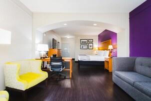 Ropa de cama de alta calidad y escritorio 