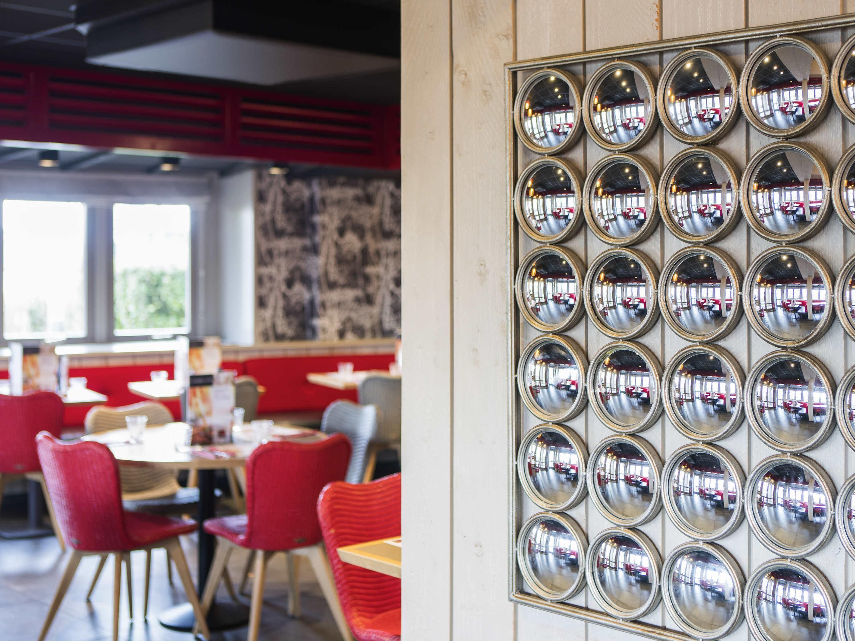 lunch and dinner served