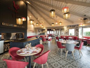 Lunch and dinner served - ibis Reims Tinqueux (Tinqueux)