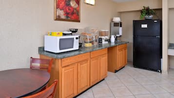 Free daily continental breakfast