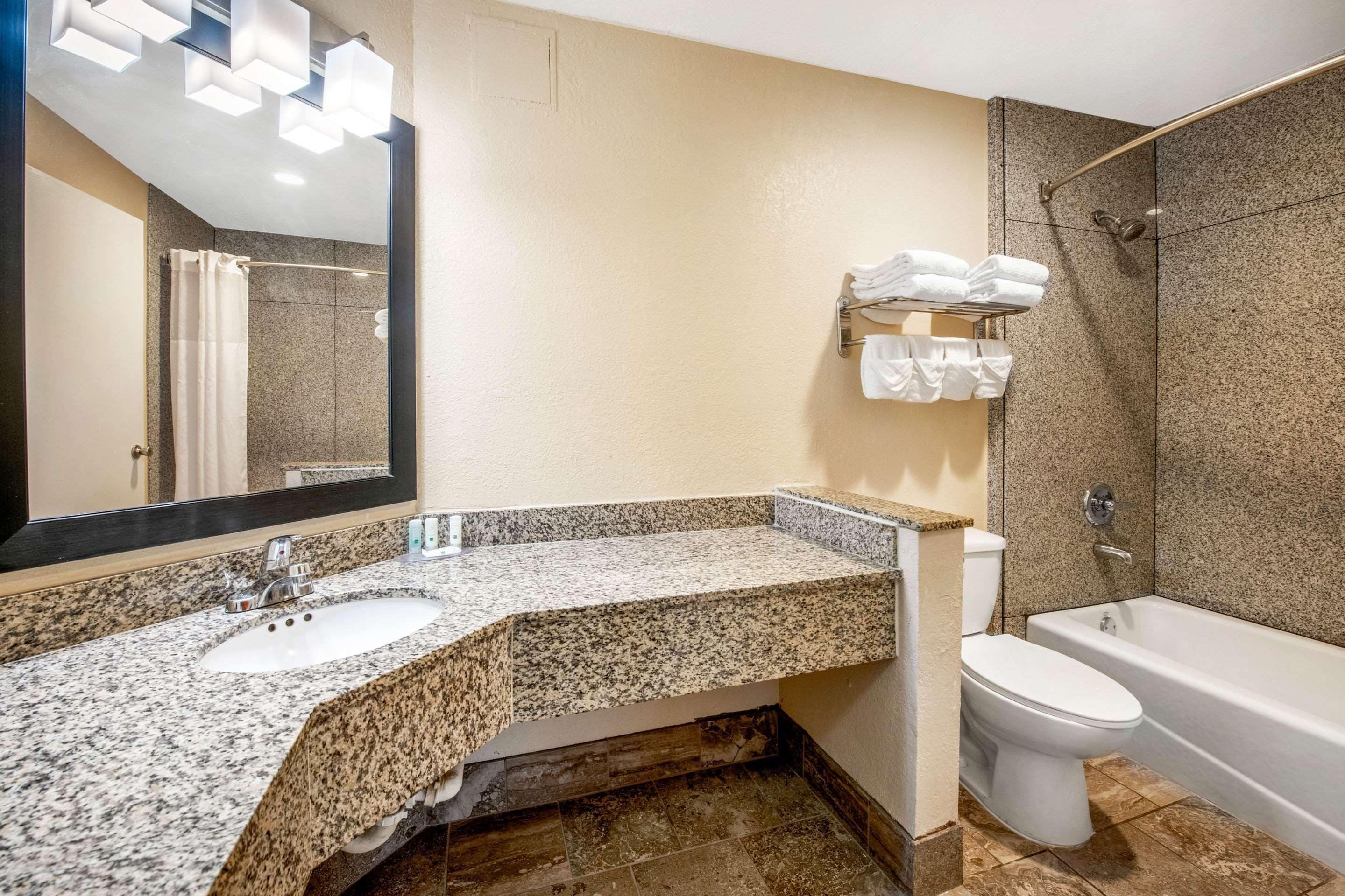 Photo - Quality Inn & Suites Jacksonville-Baymeadows