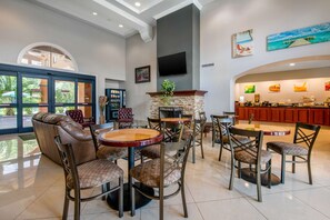 Lobby - Quality Inn & Suites Jacksonville-Baymeadows (Jacksonville)