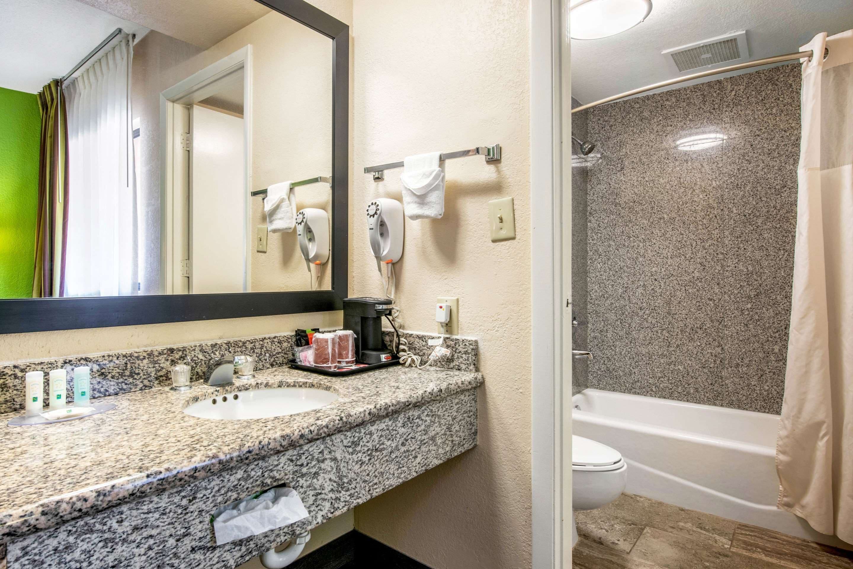 Photo - Quality Inn & Suites Jacksonville-Baymeadows
