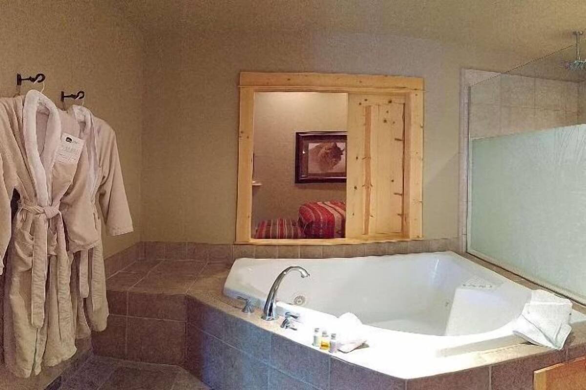 Bathroom | Free toiletries, hair dryer, towels, soap