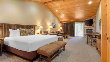 Suite, 1 King Bed, Non Smoking, Jetted Tub (with Sofabed;No Pets in room type)