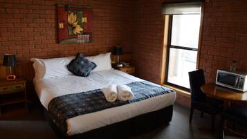 Minibar, desk, iron/ironing board, free WiFi