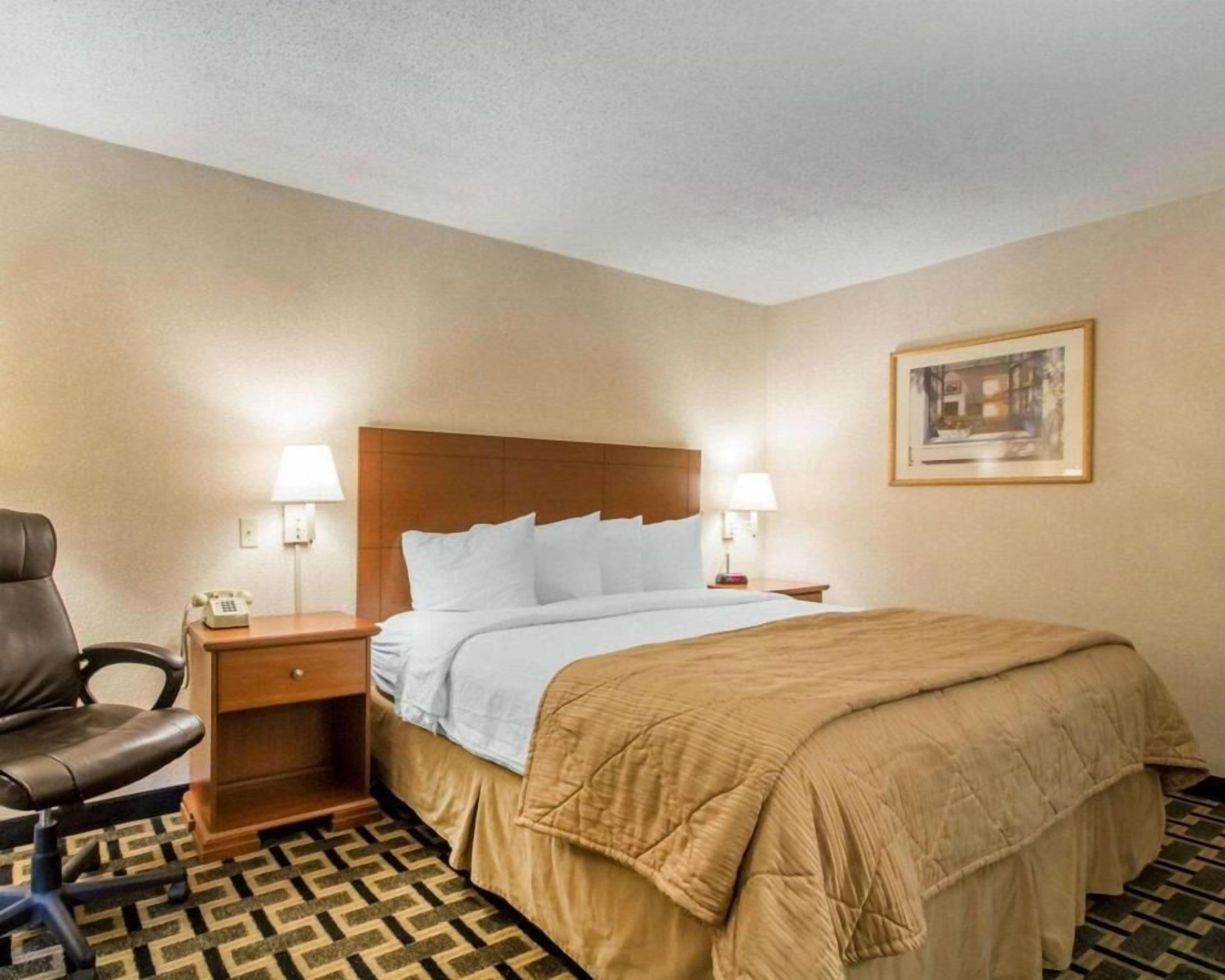 Egyptian cotton sheets, premium bedding, pillowtop beds, blackout drapes