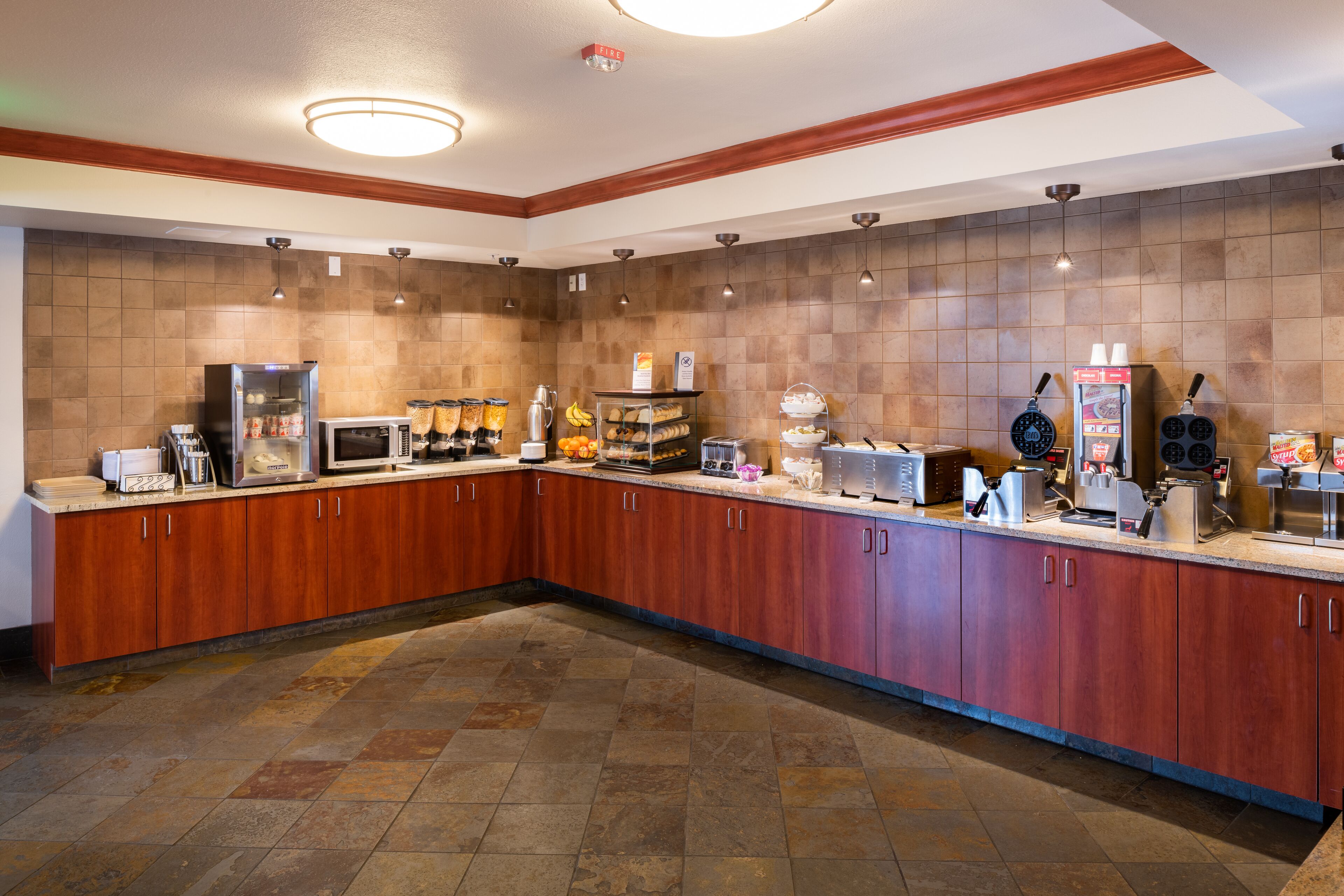 free daily full breakfast