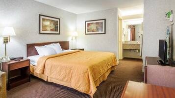 Standard Room, 1 King Bed, Non Smoking | In-room safe, desk, iron/ironing board, rollaway beds