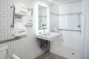 Free toiletries, hair dryer, towels, soap - Holiday Inn Washington-College Pk (I-95) by IHG (College Park)