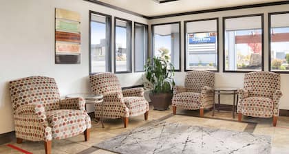 Days Inn by Wyndham Bend