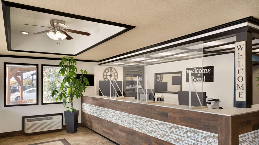 Days Inn by Wyndham Bend