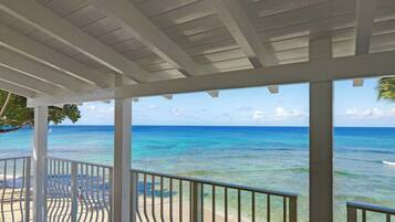 1 Bedroom Ste Oceanfront, Suite | Frigobar, cofres nos quartos, cortinas blackout