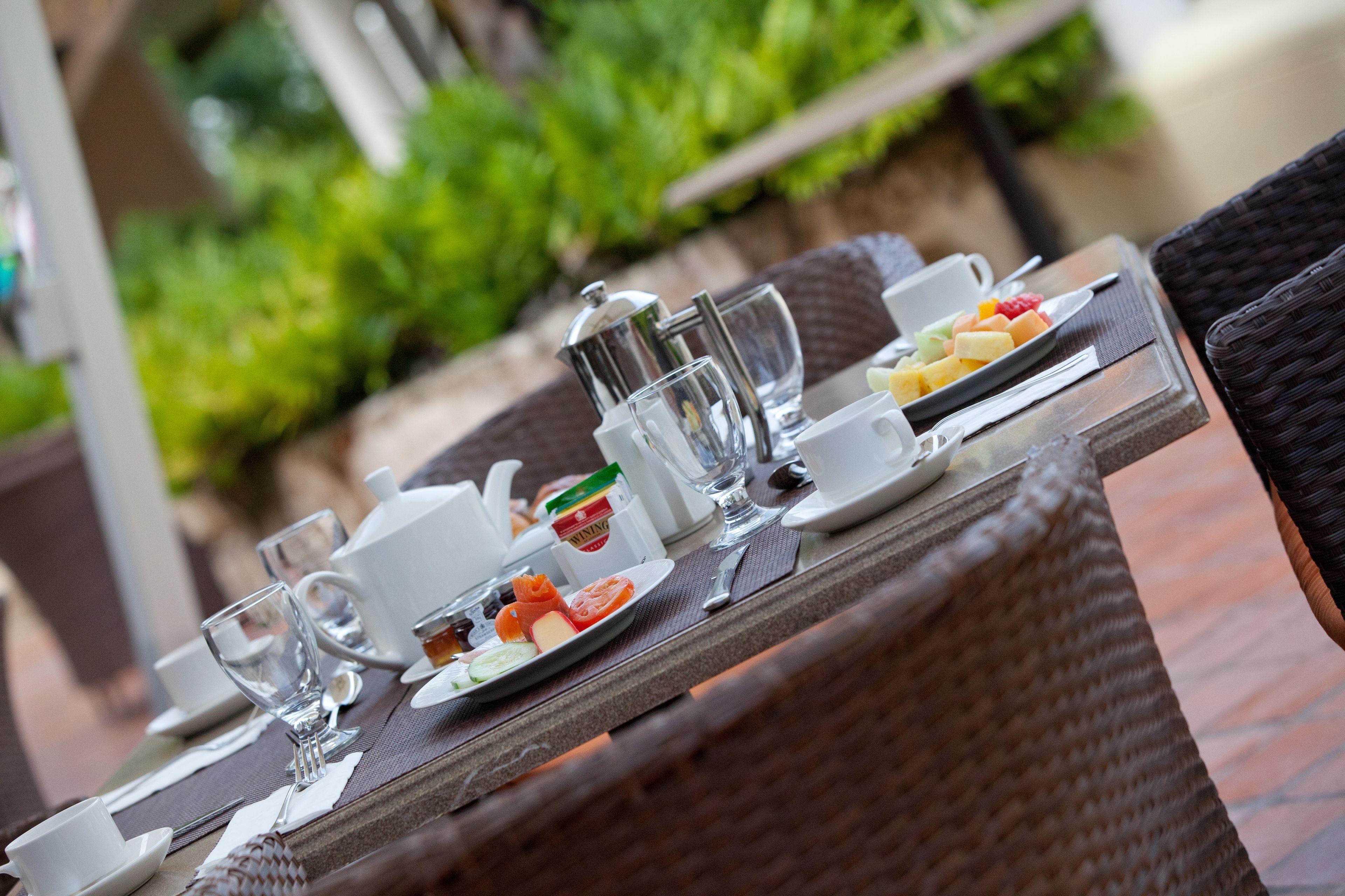 朝食 (イングリッシュ ブレックファスト)、毎日提供 (無料)