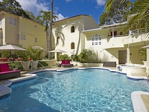 3 outdoor pools, pool umbrellas, sun loungers