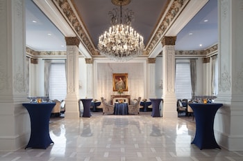 Banquet hall at Le Pavillon New Orleans
