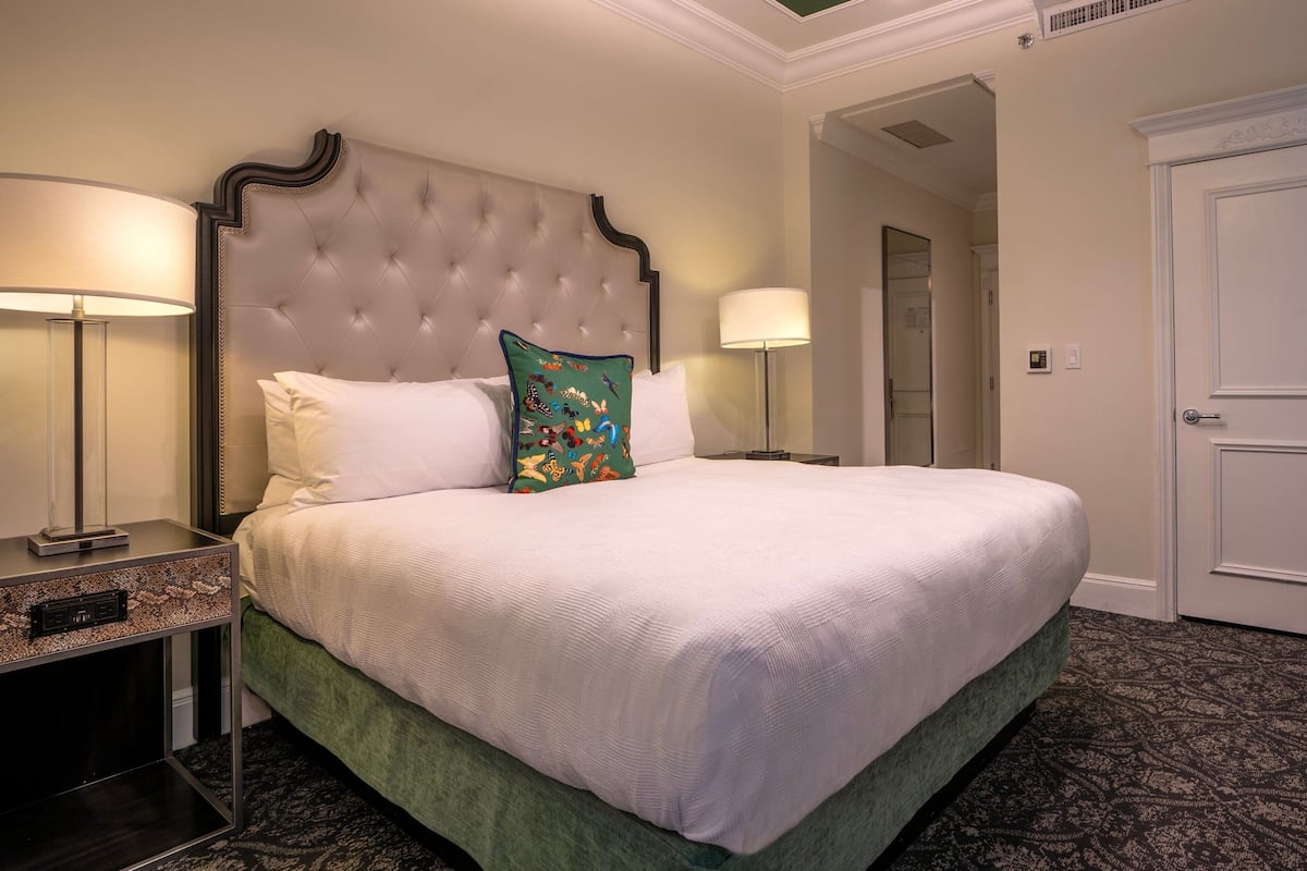 Chambre, 1 trĂšs grand lit, non-fumeur