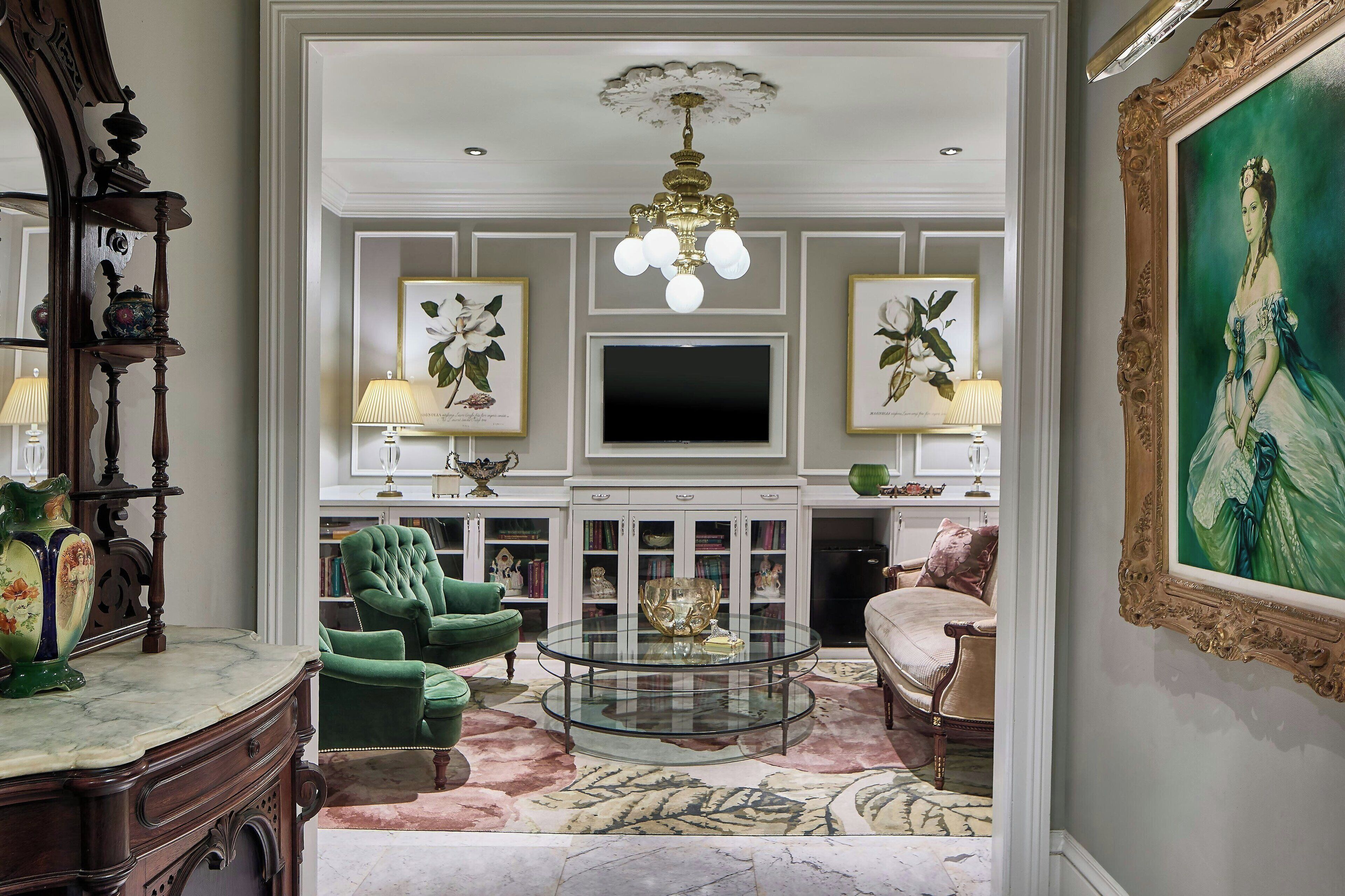 46-inch flat-screen tv with cable channels, tv