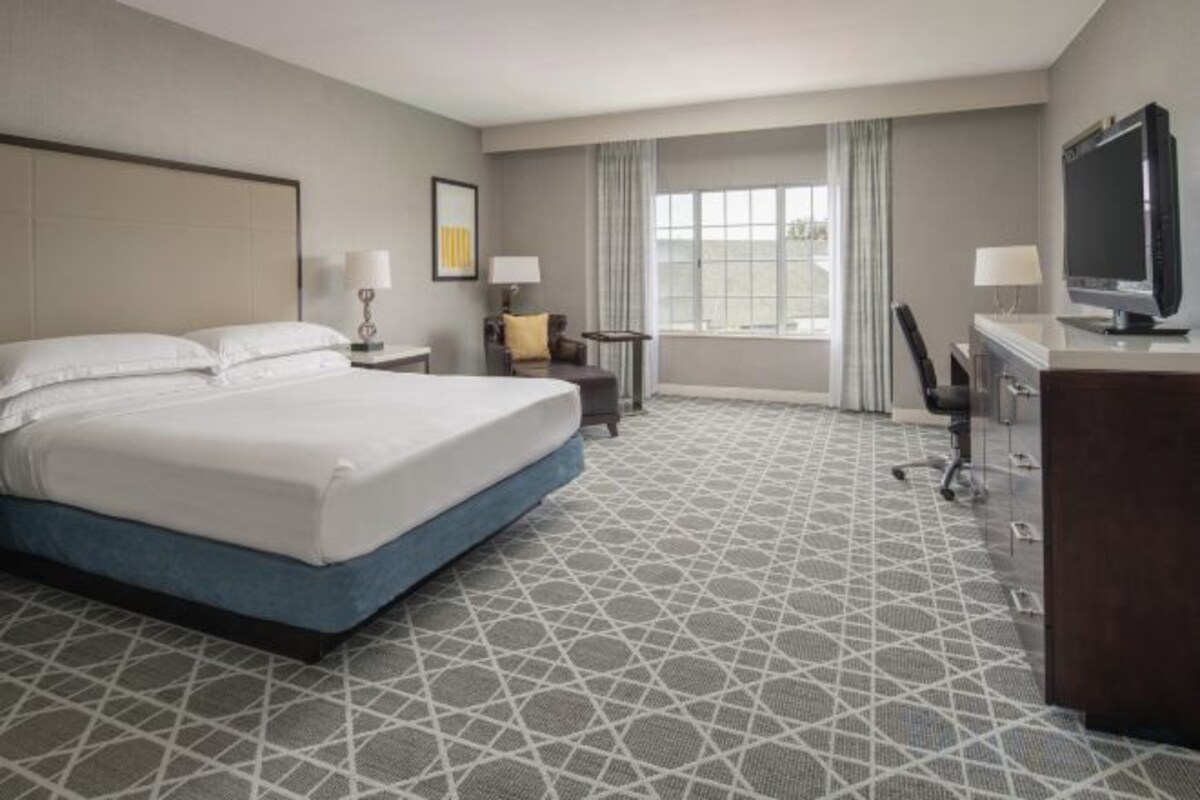 King Room with Courtyard View