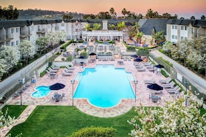 Outdoor pool, pool umbrellas, sun loungers