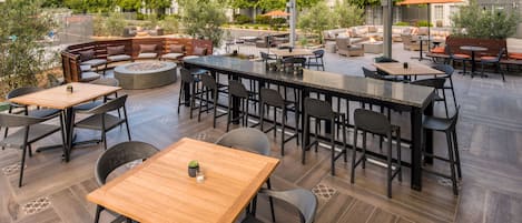 Breakfast, lunch and dinner served