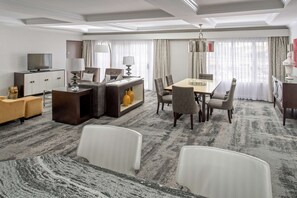Suite, 1 King Bed, Non Smoking | Premium bedding, down comforters, in-room safe, desk