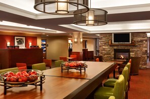 Lobby - Hampton Inn Colchester (Colchester)