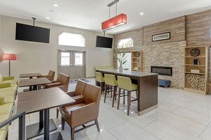 Café da manhã completo grátis todos os dias