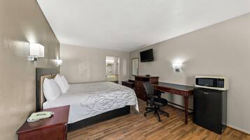 Desk, iron/ironing board, free WiFi, bed sheets