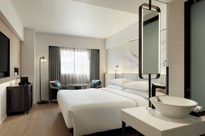 Room, 1 King Bed | In-room safe, iron/ironing board