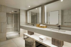 Premium Room, 1 King Bed | Bathroom | Free toiletries, hair dryer, slippers, towels - Courtyard by Marriott Tokyo Ginza Hotel (Tokyo)