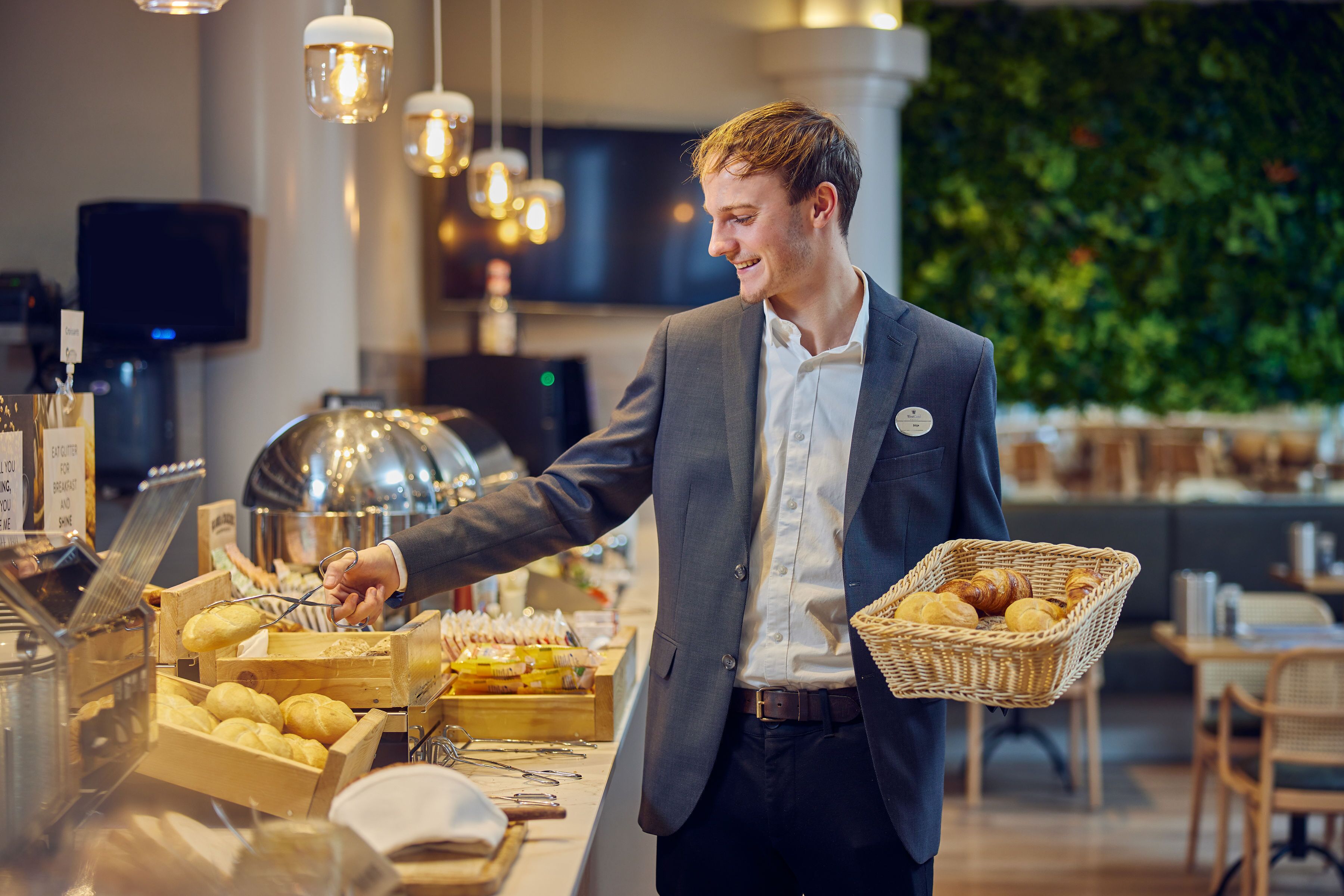 daily buffet breakfast (eur 21 per person)