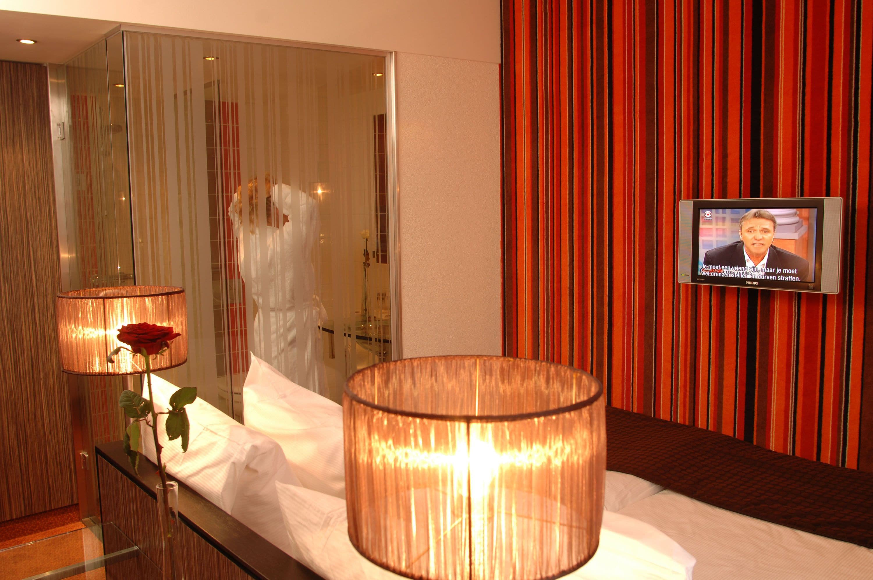 hypo-allergenic bedding, in-room safe, desk, blackout curtains