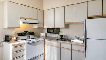 Suite - 1 kingsize-seng med sovesofa - ikke-ryger | Skrivebord, mørklægningsgardiner, strygejern/strygebræt