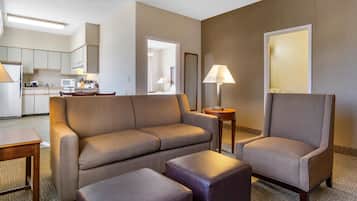 Suite, 1 King Bed, Accessible, Non Smoking