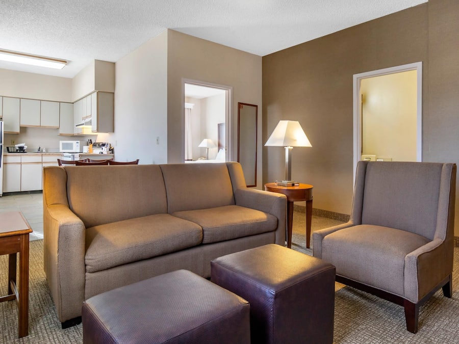 Suite, 1 King Bed, Accessible, Non Smoking