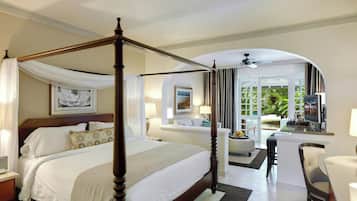 Camas con pillow-top, caja de seguridad en la habitación y escritorio