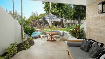 Luxury Room, 1 King Bed, Poolside | Pool | 4 outdoor pools