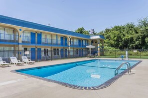 Pool - Knights Inn Murfreesboro (Murfreesboro)