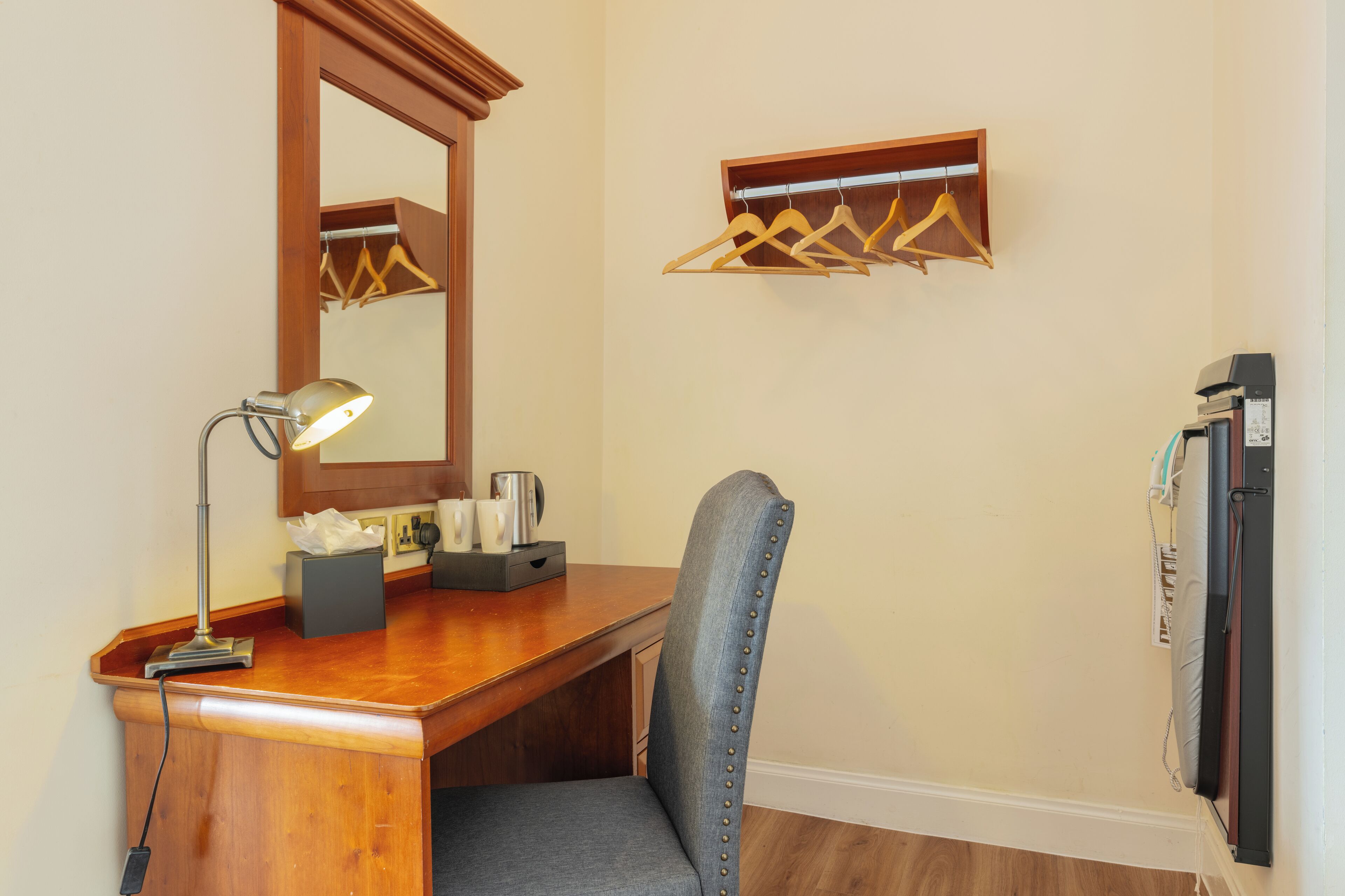 standard double room (princes street view) | desk, iron/ironing board, free wifi, bed sheets