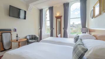 Standard Twin Room, 2 Single Beds (Princes Street View) | Desk, iron/ironing board, free WiFi, bed sheets