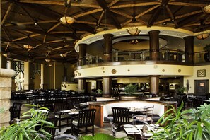 Tägliches Frühstücksbuffet (25 USD pro Person)