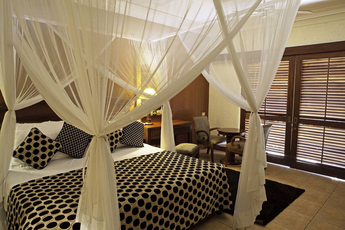 Hypo-allergenic bedding available, minibar, in-room safe, desk